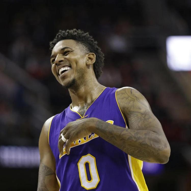 并把边后卫 并把边后卫