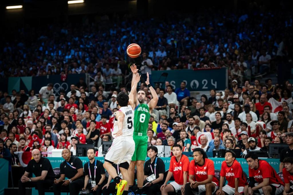 获得更多直 获得更多直